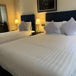 Just B Townhouse دينغل
